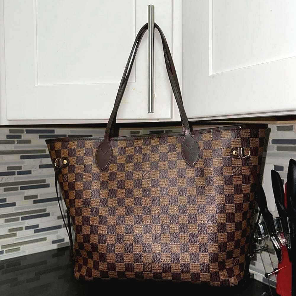 Louis Vuitton MM tote Bag